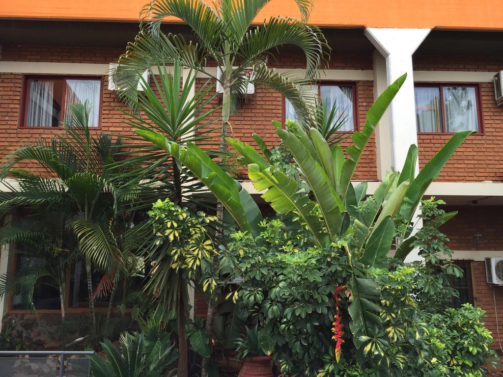 Hotel Carmen Puerto Iguazú Kültér fotó